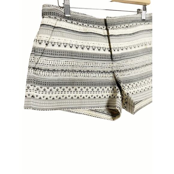Parker Cream Metallic Woven Jacquard Patterned Dressy Shorts Size Medium - Picture 2 of 6